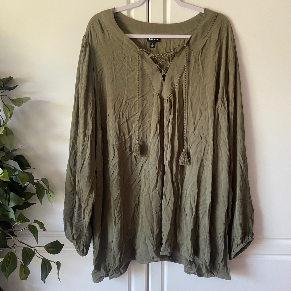 Torrid Womens Plus Size 3 Olive Green Lace Up Tassel Peasant Blouse Rayon Top